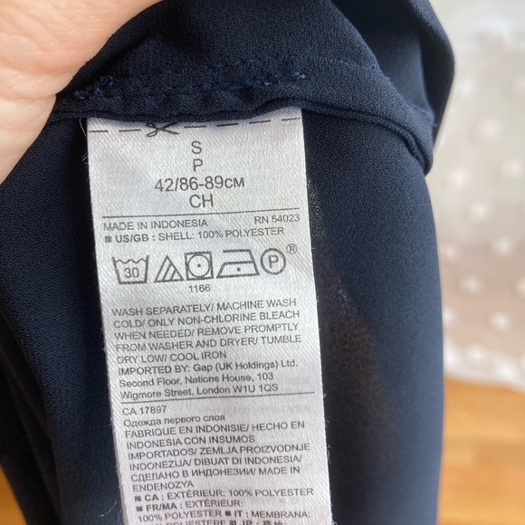 pretty blouse from banana republic size small in great condition - Picture 2 of 4